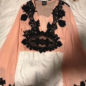 LF | LACE EMBROIDERY TOP
